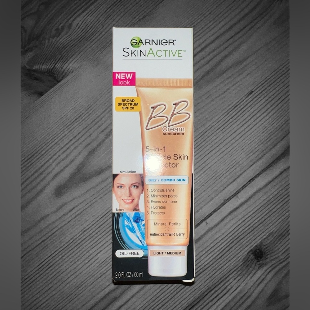 (1) Garnier Skin Active BB Cream 5-in-1 Miracle Skin Perfector Oily/Combo Skin